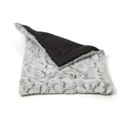 Wallace & Jones Gepolsterte Plüsch Wendedecke Snow L 9 Wallace & Jones Gepolsterte Plüsch Wendedecke Snow L -KONG Verkäufe 204abe9b10f26ea677ae07ac8fc28ac10bd0a3e9 1345733 de DE 7eeb10de803f2c4c94050fdeb9fae0c31c2a52f5Ic0gGR