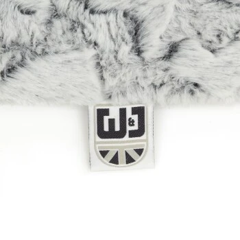 Wallace & Jones Gepolsterte Plüsch Wendedecke Snow L 2 Wallace & Jones Gepolsterte Plüsch Wendedecke Snow L – Bild 2